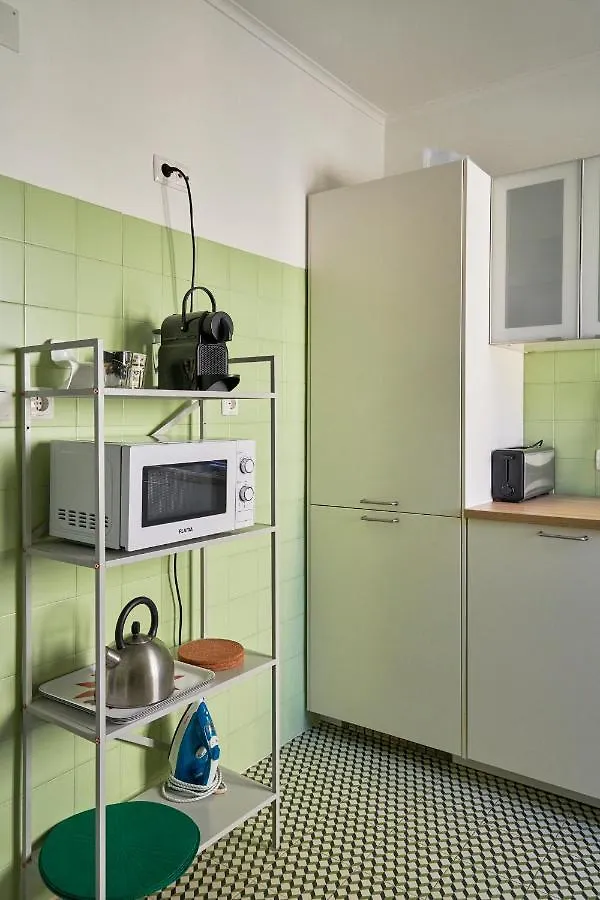 Elegant Riverview Apartment In Historical Лиссабон Португалия