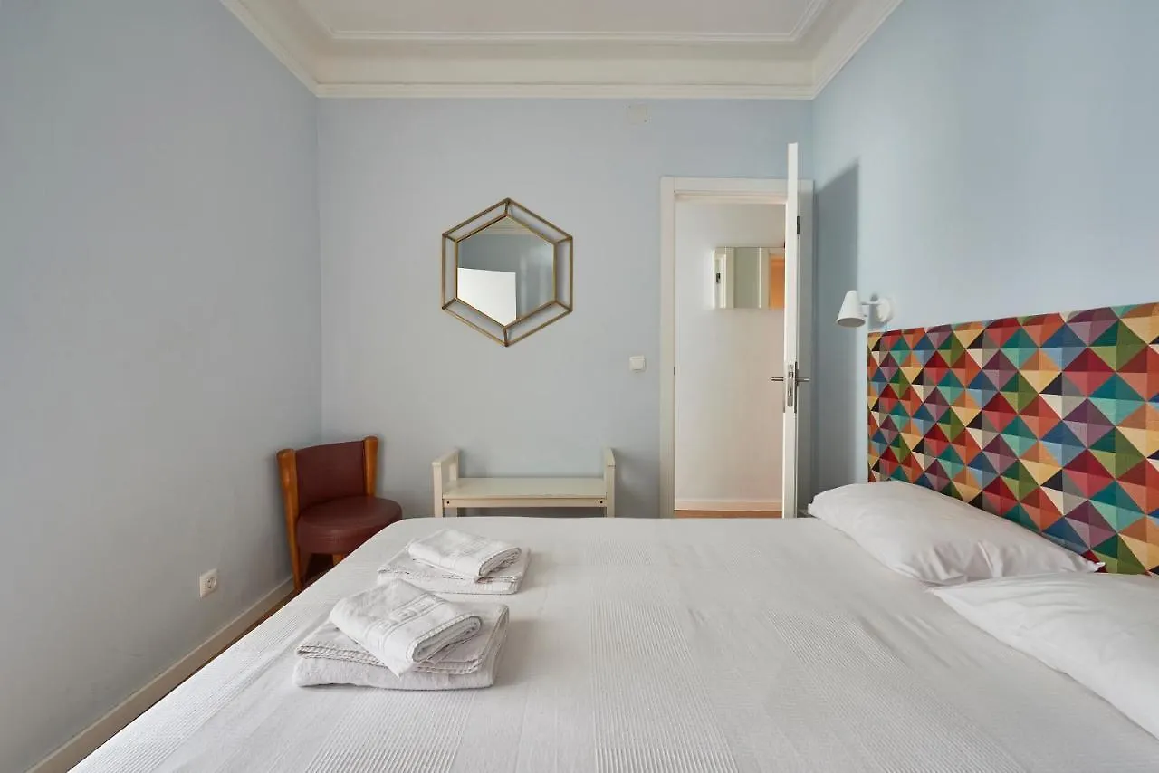 Elegant Riverview Apartment In Historical Лиссабон