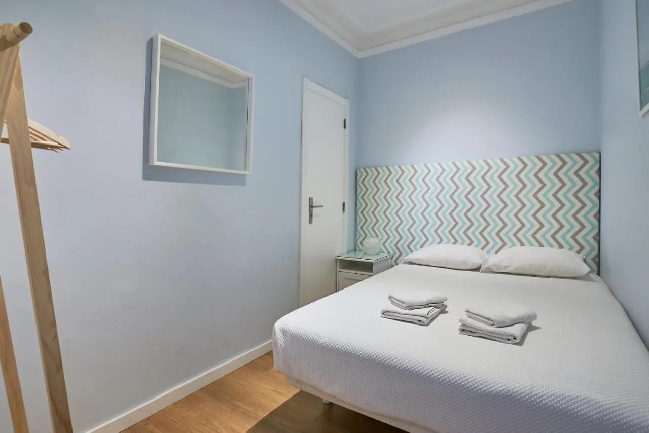 Elegant Riverview Apartment In Historical Лиссабон 0*,  Португалия